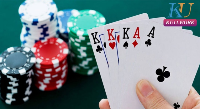 game bài poker đổi thưởng